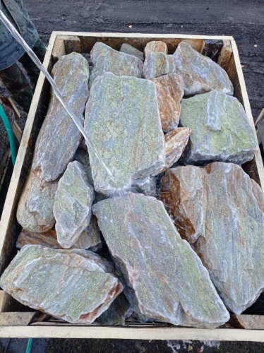 Златолит жёлтый, жёлто-зелёный глыбки и валуны для ланшафтного дизайна купить в Республике Ингушетия