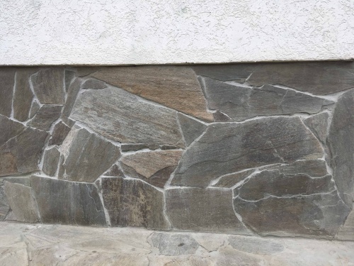 Плитняк златолит Уральский для цоколя, отмостки купить в Республике Ингушетия