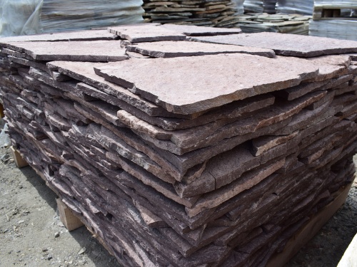 Плитняк лемезит бордовый для облицовки цоколя 20-25 мм  купить в Республике Ингушетия