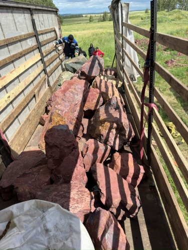 Ландшафтные глыбы красно-фиолетовые 200-1000 килограмм купить в Республике Ингушетия