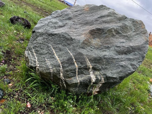 Гигантские зелёные валуны для ландшафтного дизайна весом более 5 тонн купить в Республике Ингушетия