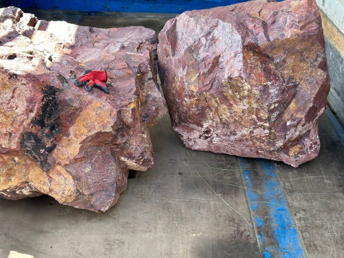 Ландшафтные глыбы красно-фиолетовые 200-1000 килограмм купить в Республике Ингушетия