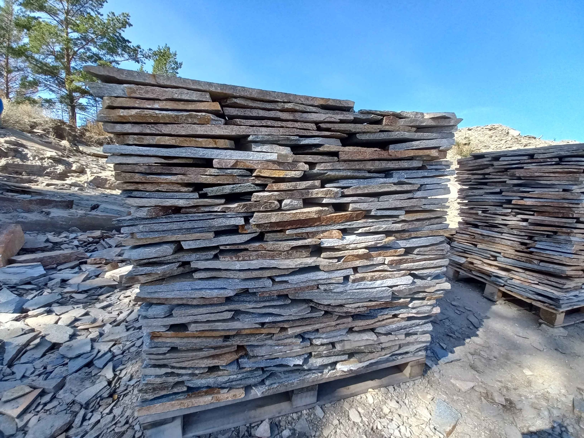 Плитняк златолит серебристый для фасада купить в Республике Ингушетия