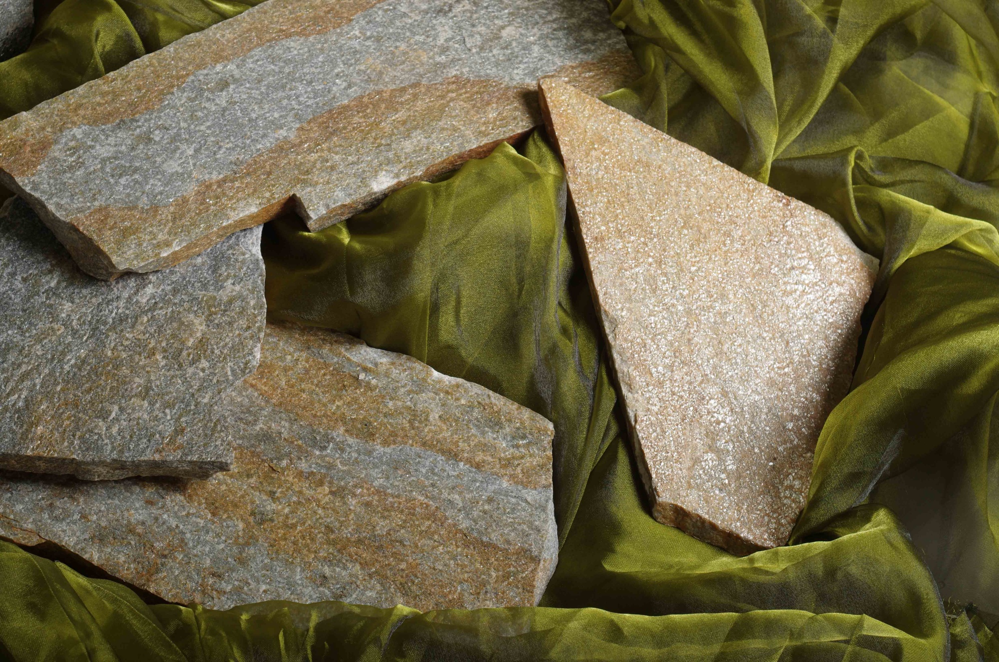 Плитняк златолит Уральский  для фасада купить в Республике Ингушетия