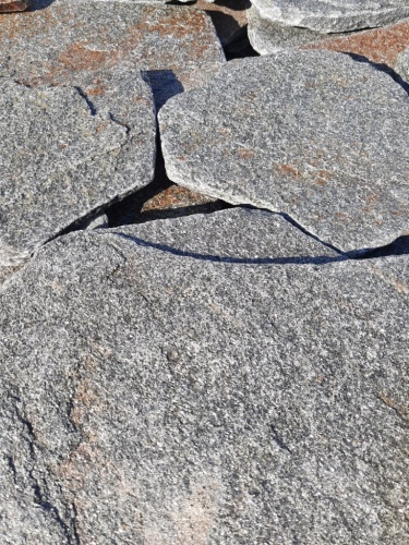 Златолит серебристый галтованный для лестниц купить в Республике Ингушетия